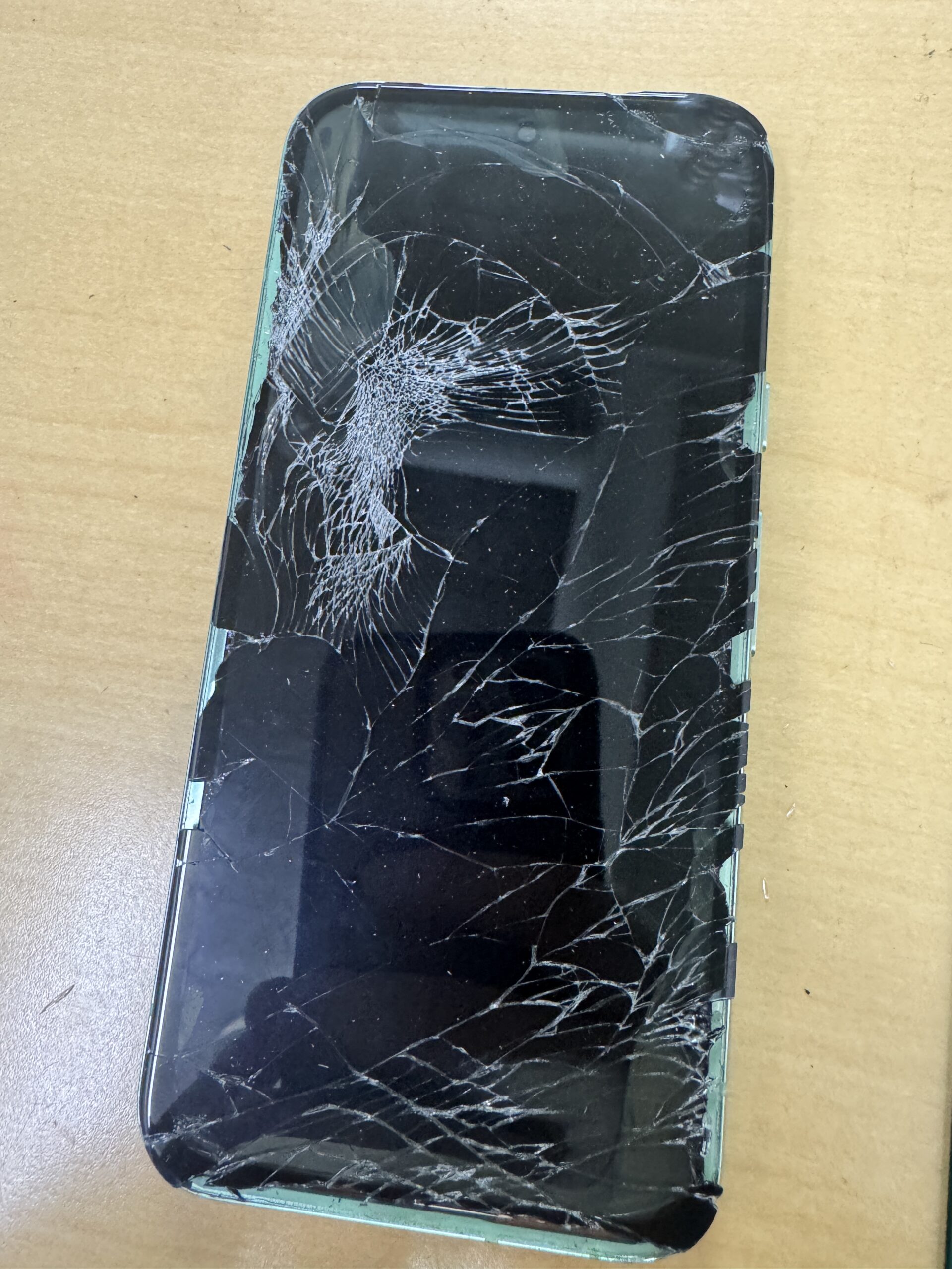 梅田】Pixel 8a画面割れ修理のご紹介！【androidスマホ修理】 | スマホ