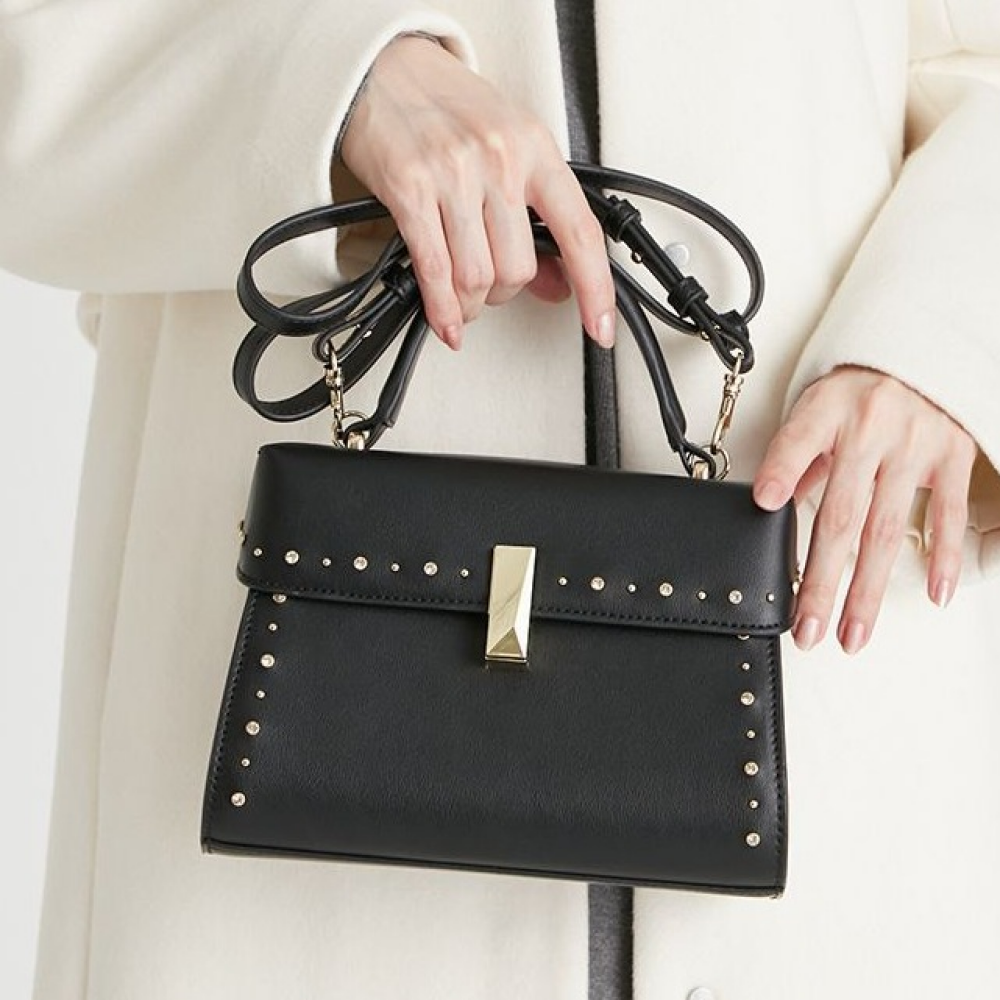 セルフォード】再入荷👜✨待望のリュタンビジュースタッズポシェット(M