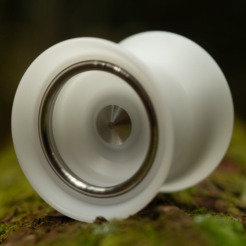 Short King / White | mowl International Online Store