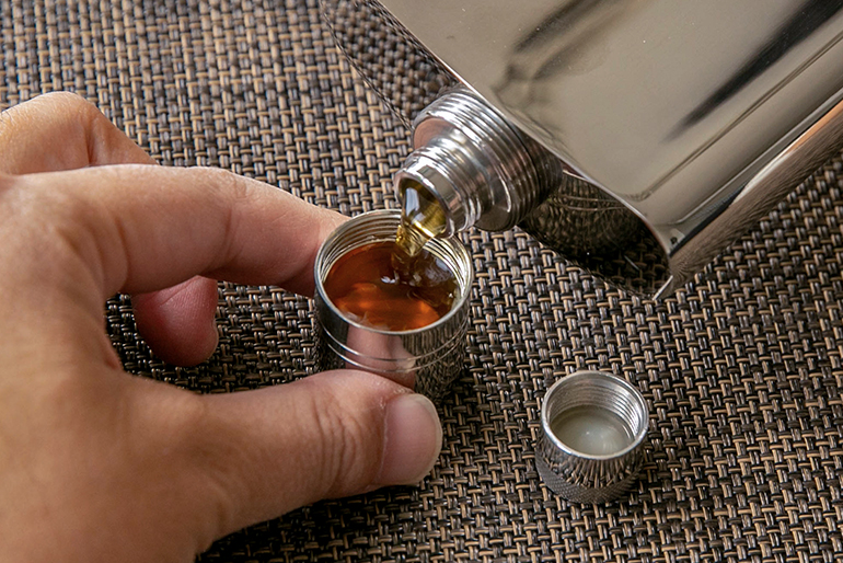 新潟直送計画】ウイスキーボトル ミラー仕様 – 三宝産業