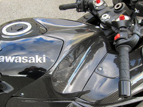 ZX-14R タンクフロントカバー – A-TECH Online Shop
