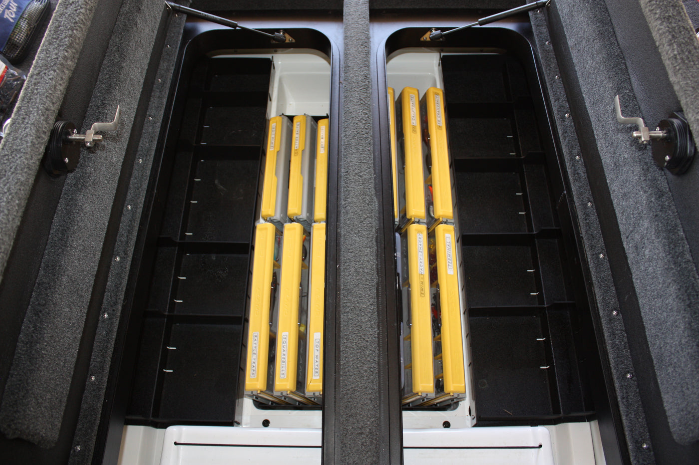 NPDSK0042 Skeeter® 2018-2020 ZX225/250 CENTER COMPARTMENT