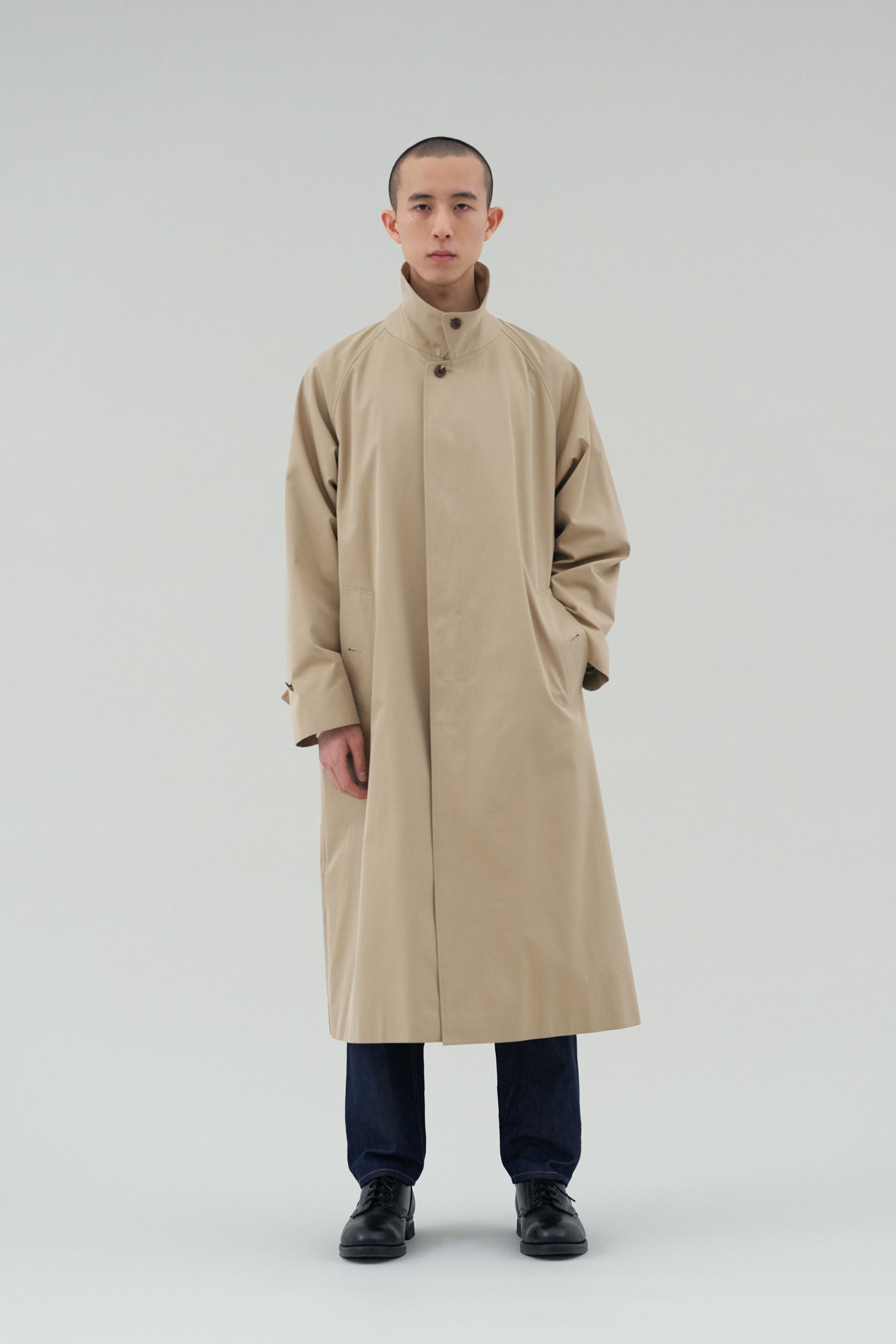 Balmacaan Coat (Gabardine Fabric) – CIOTA Online Shop