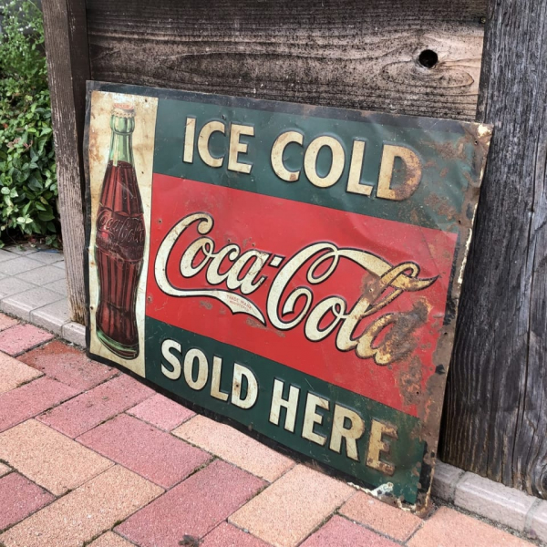 Coca-Cola（コカコーラ）ヴィンテージ・エンボスサイン「ICE COLD SOLD