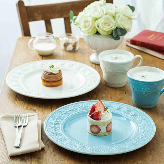 ウェッジウッド】フェスティビティ プレート 27cm ペア (アイボリー