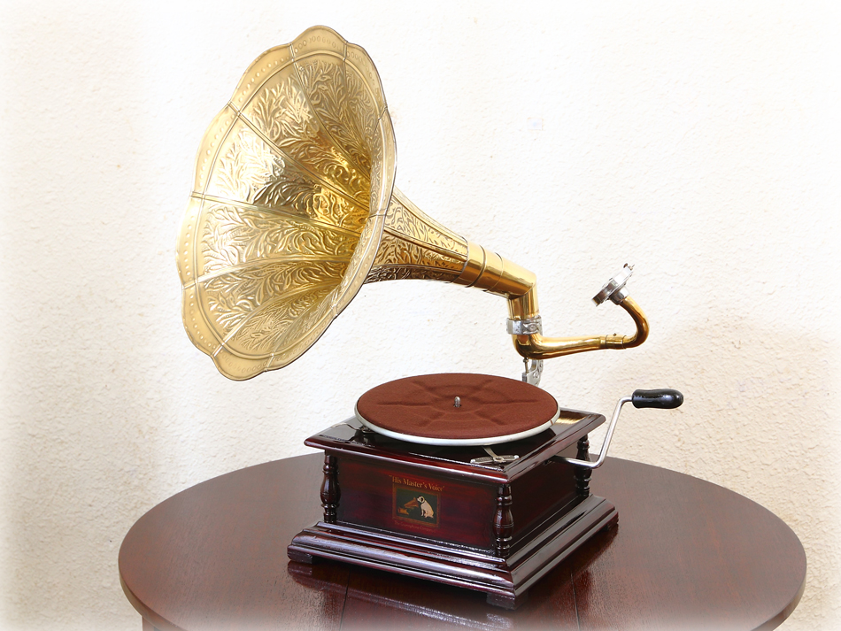 ヴィンテージHMV テーブルトップ グラモフォンwith ブラスホーン