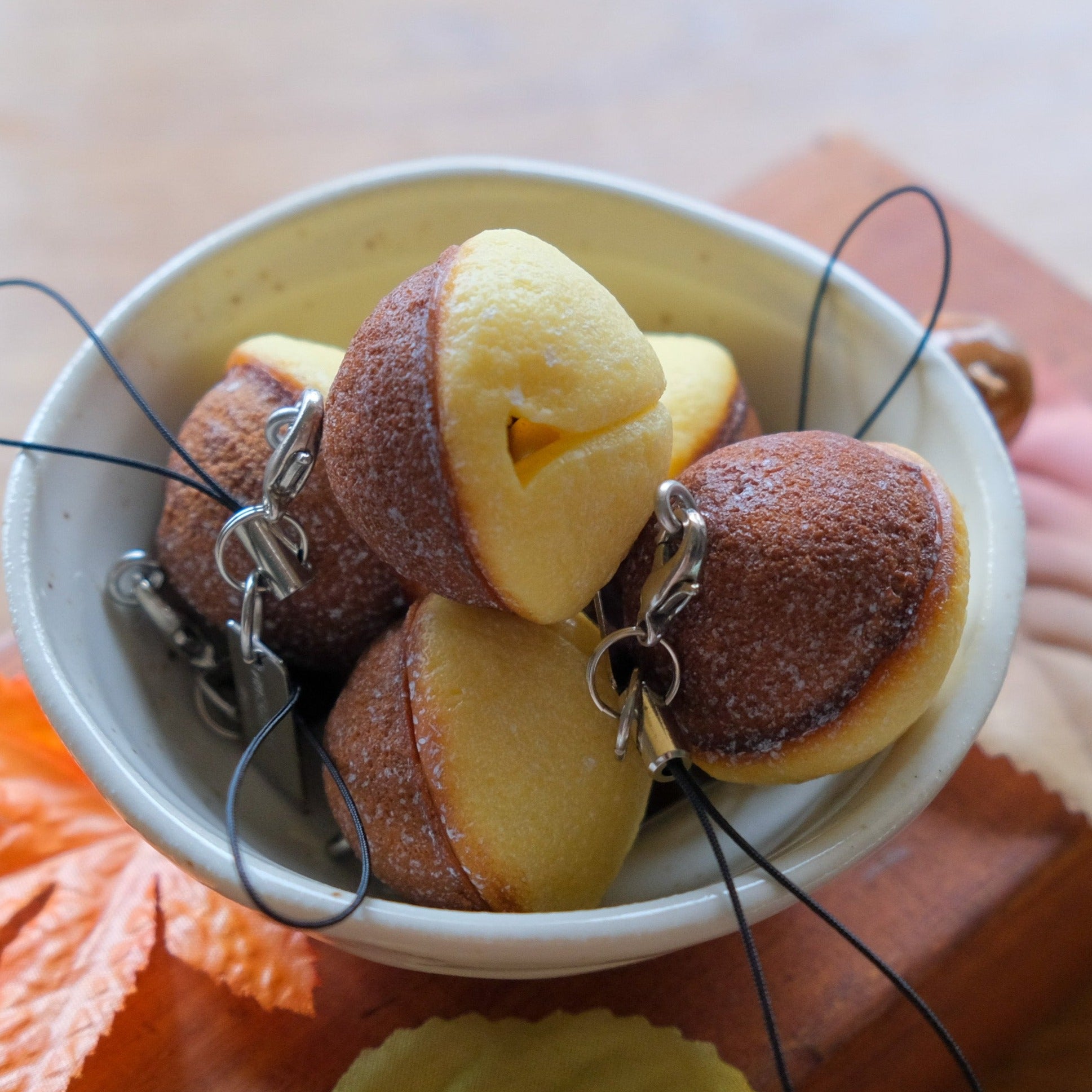 元祖食品サンプル屋「鈴入り鈴カステラのストラップ」