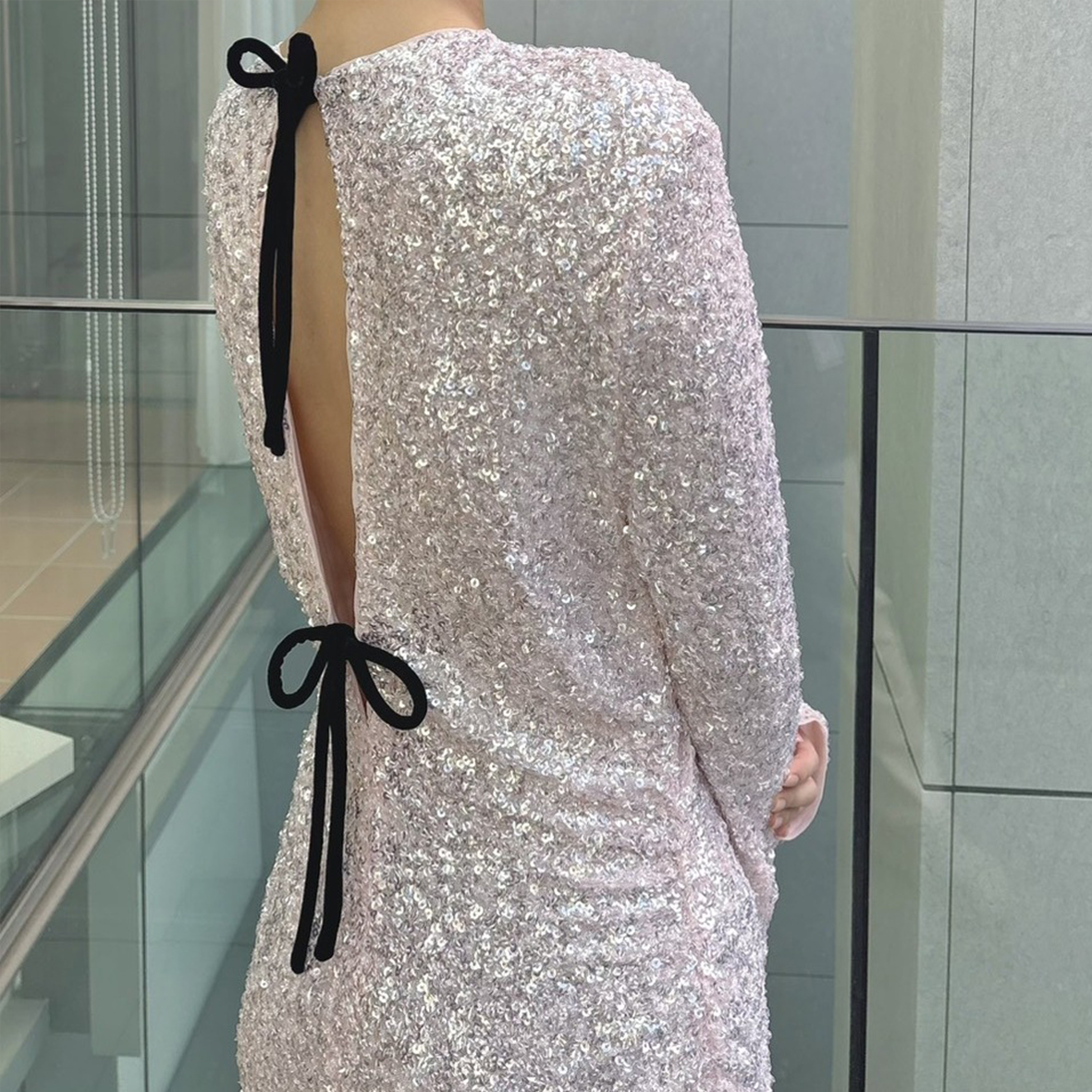 GANNI］スパンコールロングドレス-ピンクをレンタルする | 結婚式