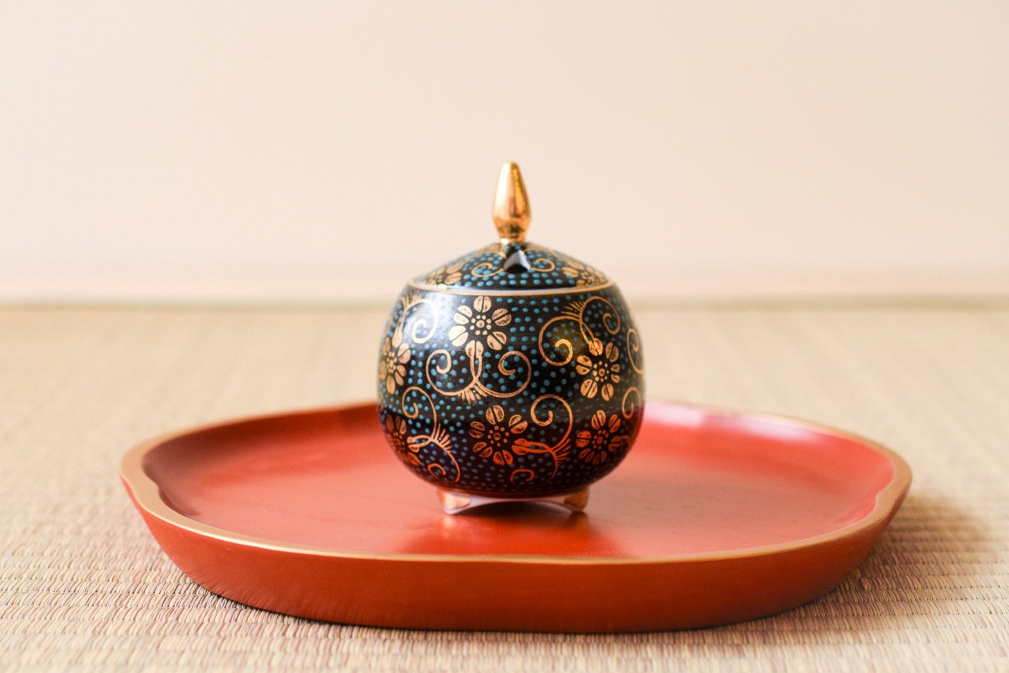 中国 高麗青磁 雷文 香炉 透かし火屋 時代箱付 V R4587 中国・龍泉窯系