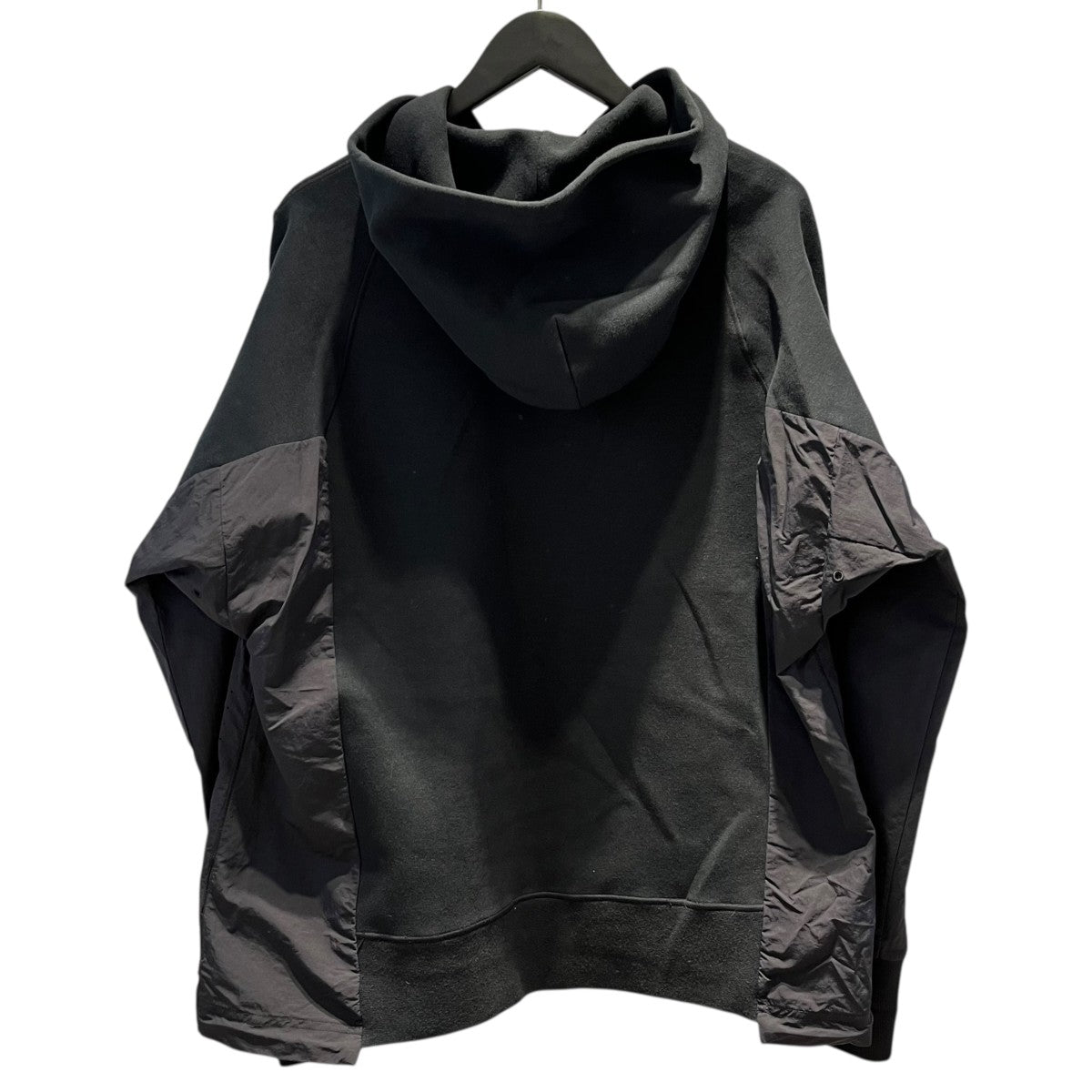 sacai×NIKE ロゴパーカーCZ4695-010 CZ4695-010 ブラック サイズ L