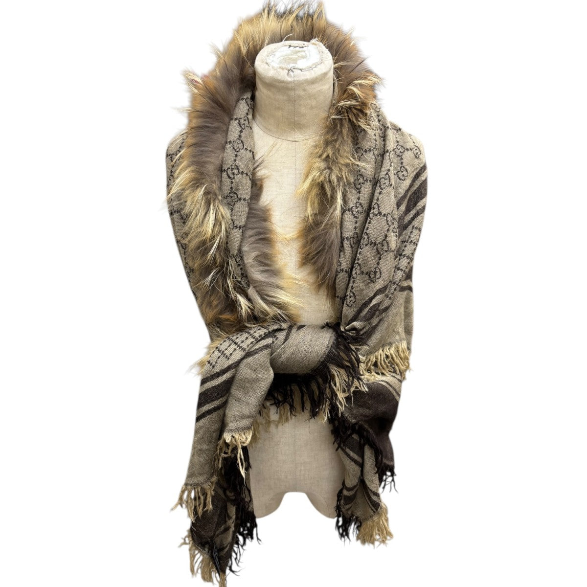 GUCCI(グッチ) フォックスファーストール ベージュ｜【公式】カインド