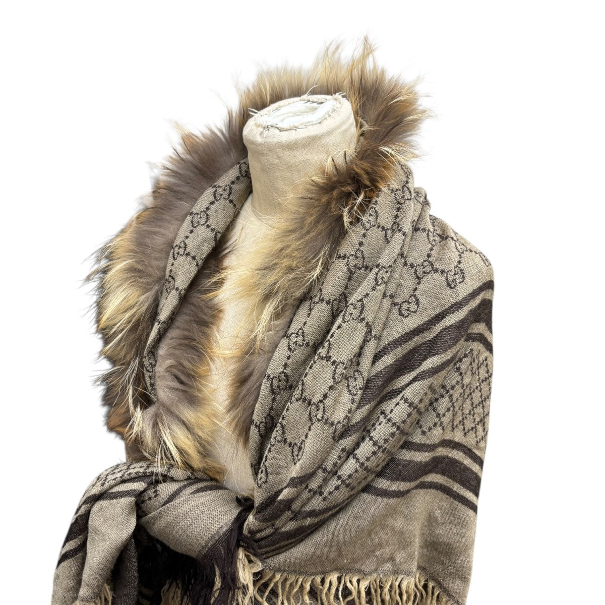 GUCCI(グッチ) フォックスファーストール ベージュ｜【公式】カインド