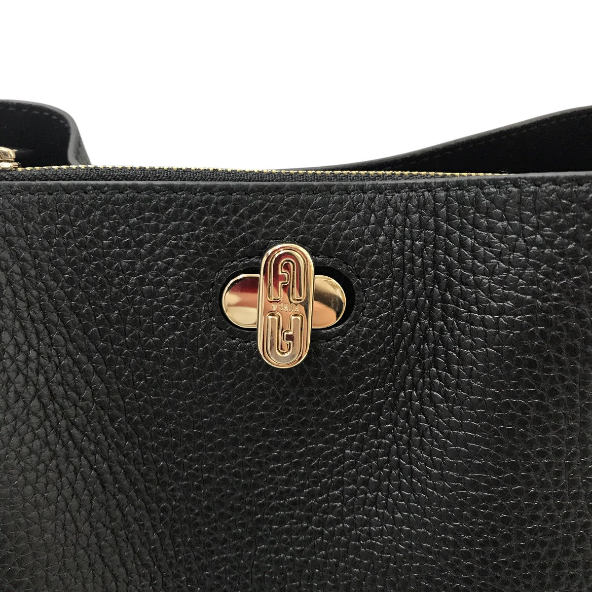 FURLA(フルラ) バケツ型ショルダーバッグ ブラック｜【公式】カインド