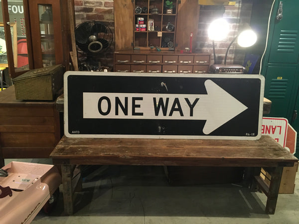 品番0036 ロードサイン ONE WAY 右方向矢印 138×46cm トラフィック