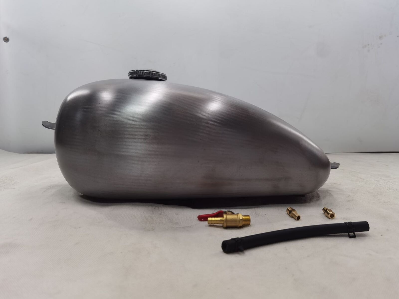 楽天市場】T-153 1995-2022年用 SPORTSTER スーパーバナナタンク
