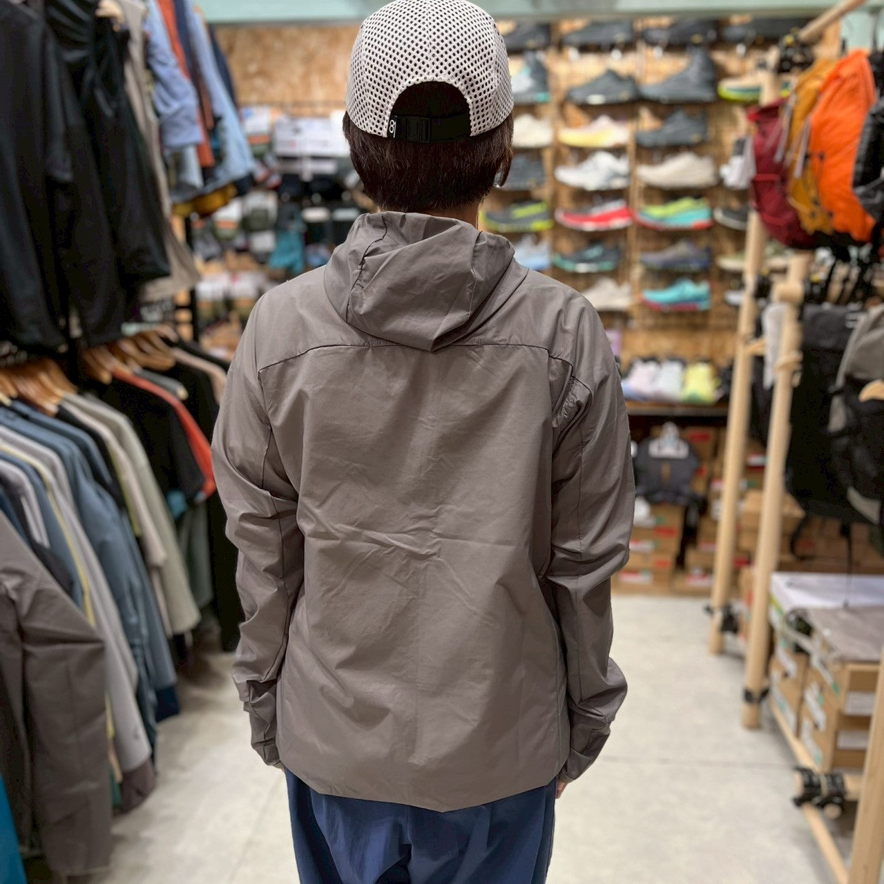 Onion Hoody（ベンチレーション付きの斜めジッパーのウインドシェル