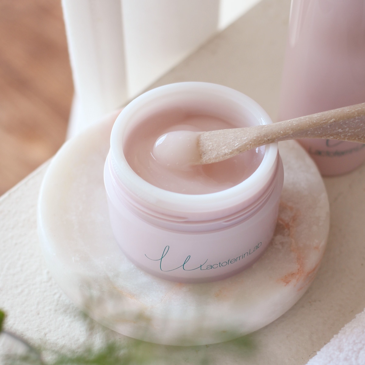 サラヤ｜ラクトフェリン ラボ モイストリフト ジェルセラム 50g