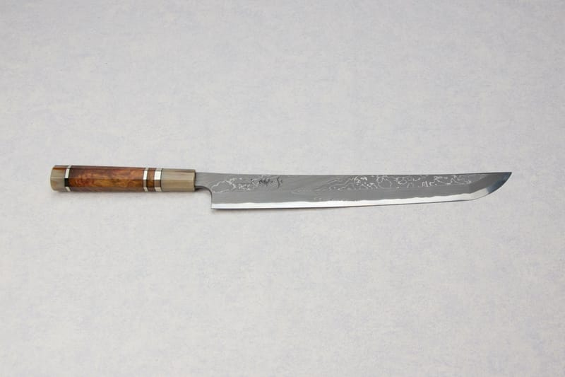 二唐青二鋼扭紋先丸柳刃330 mm ***刀條*** (圖例為「花梨木白水牛角