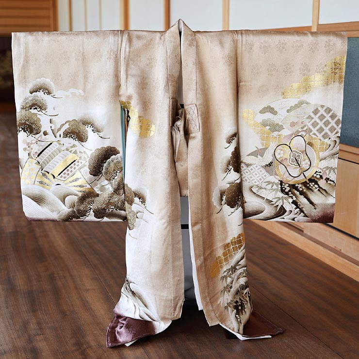 正絹 ] お宮参り 男の子 初着 産着 兜に縁起物 薄茶色 ベージュ 龍 竜