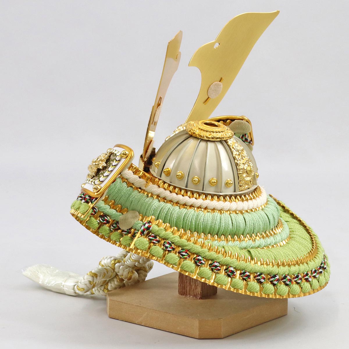 久月 五月人形 兜飾り 7号 白金 萌黄糸縅 兜 透かし麻の葉模様 木製