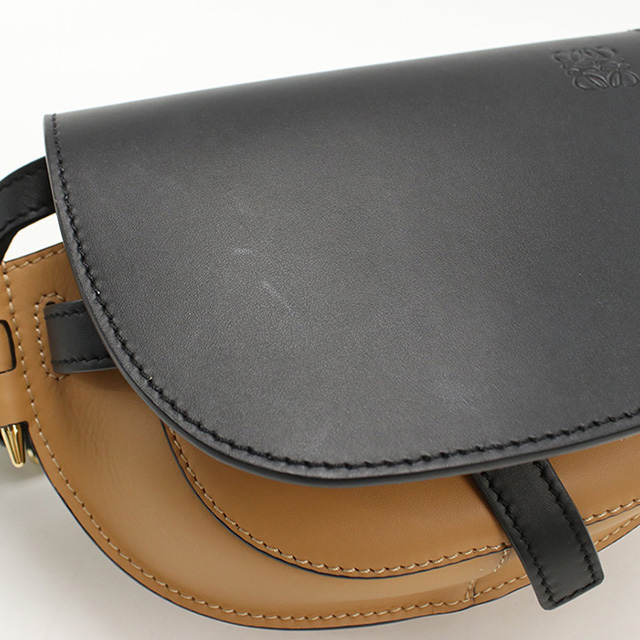 LOEWE（ロエベ） 中古 斜め掛け ショルダーバッグ レディース ブランド