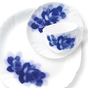 大倉陶園 【大倉陶園公式 オンライン】 ブルーローズ （8011） 梅型