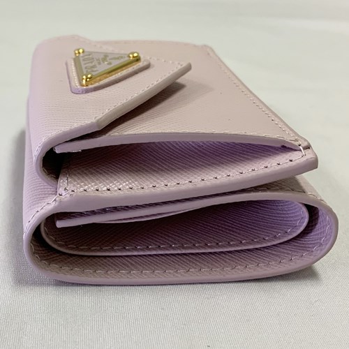 PRADA（プラダ） 【爆買】PRADA サフィアーノトライアングル 財布