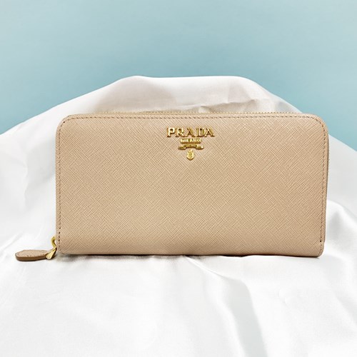 PRADA（プラダ） 【爆買】プラダ 財布 ロゴ サフィアーノレザー ジップ
