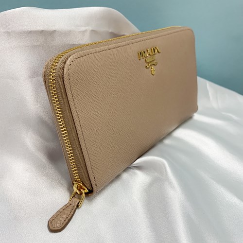 PRADA（プラダ） 【爆買】プラダ 財布 ロゴ サフィアーノレザー ジップ