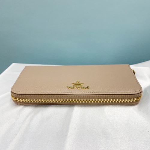 PRADA（プラダ） 【爆買】プラダ 財布 ロゴ サフィアーノレザー ジップ