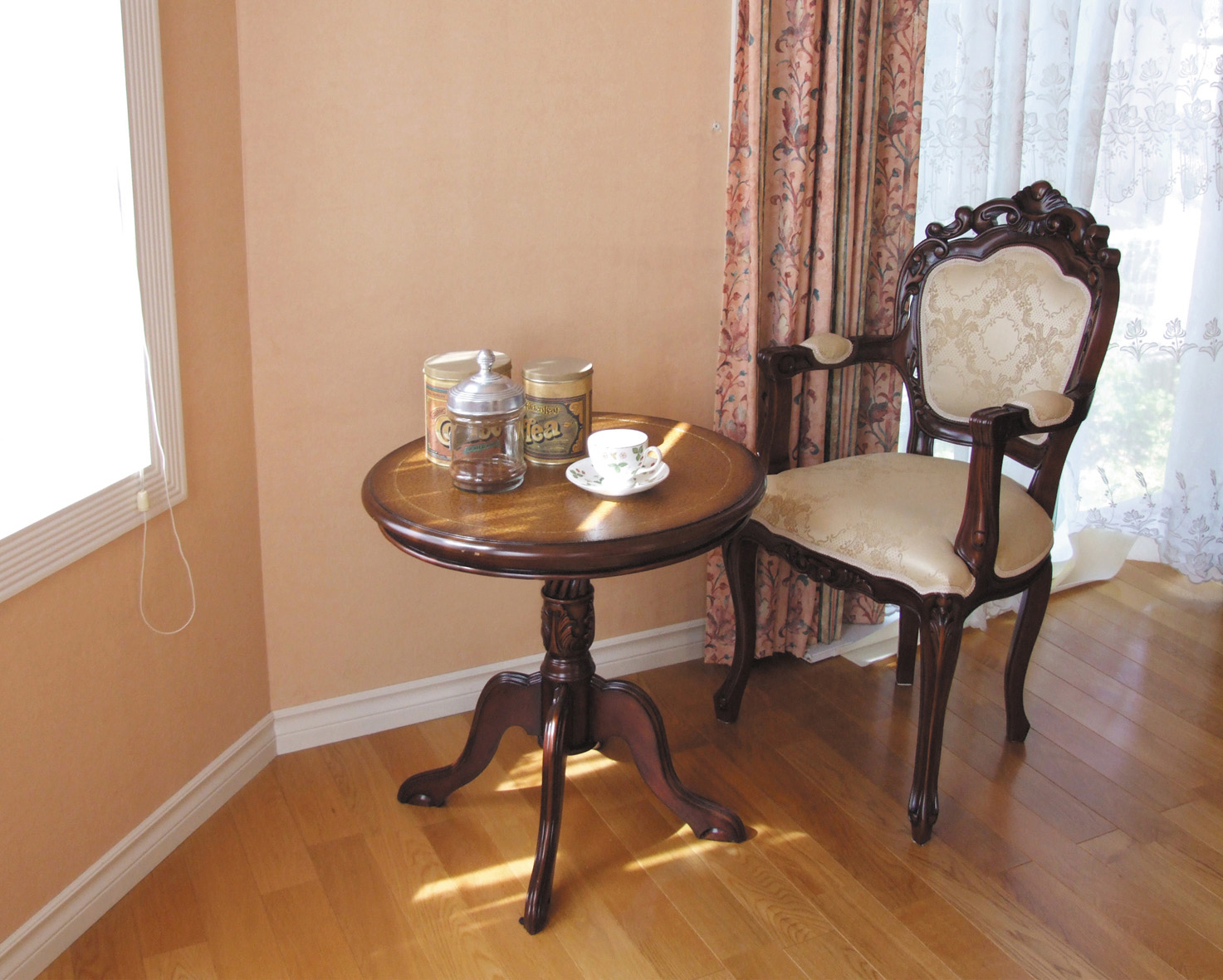 サイドテーブル 丸 アンティーク おしゃれ 猫脚 カフェテーブル 木製