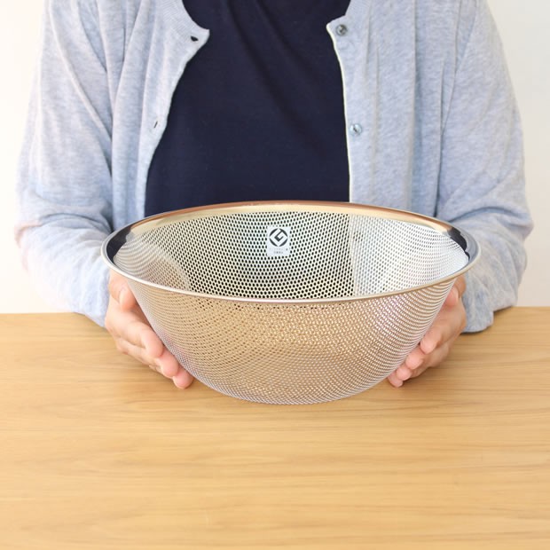 柳宗理 ＼2/25はポイント10倍／ 柳宗理 パンチングストレーナー ざる