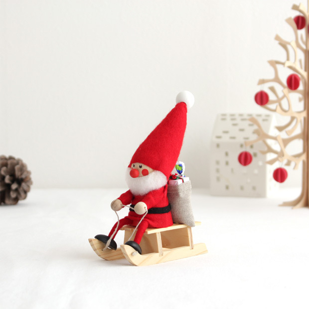 今季完売】ノルディカニッセ そりに乗ったサンタ フェルトシリーズ 赤