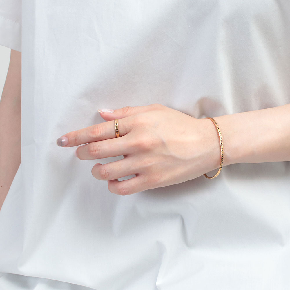 SERGE THORAVAL（セルジュ・トラヴァル） 正規品 バングル 「座って空