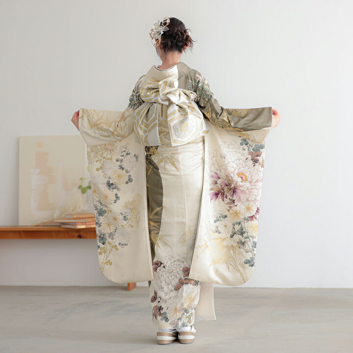 未仕立て 振袖 22点セット「オフホワイト×茶 菊牡丹に笹」仮絵羽