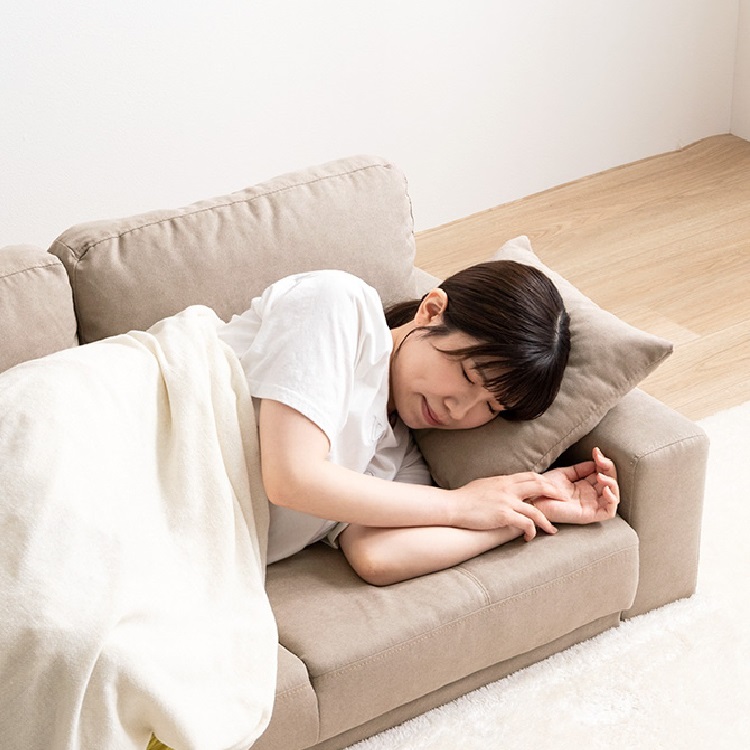 ローソファ 2人掛け 北欧 幅130cm おしゃれ かわいい ふかふか