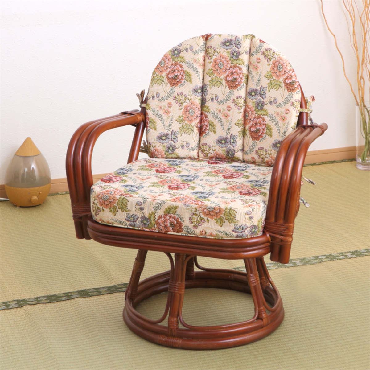 HAGiHARA（萩原） 籐 回転座椅子 座面高36cm 花柄 軽量 ライトブラウン