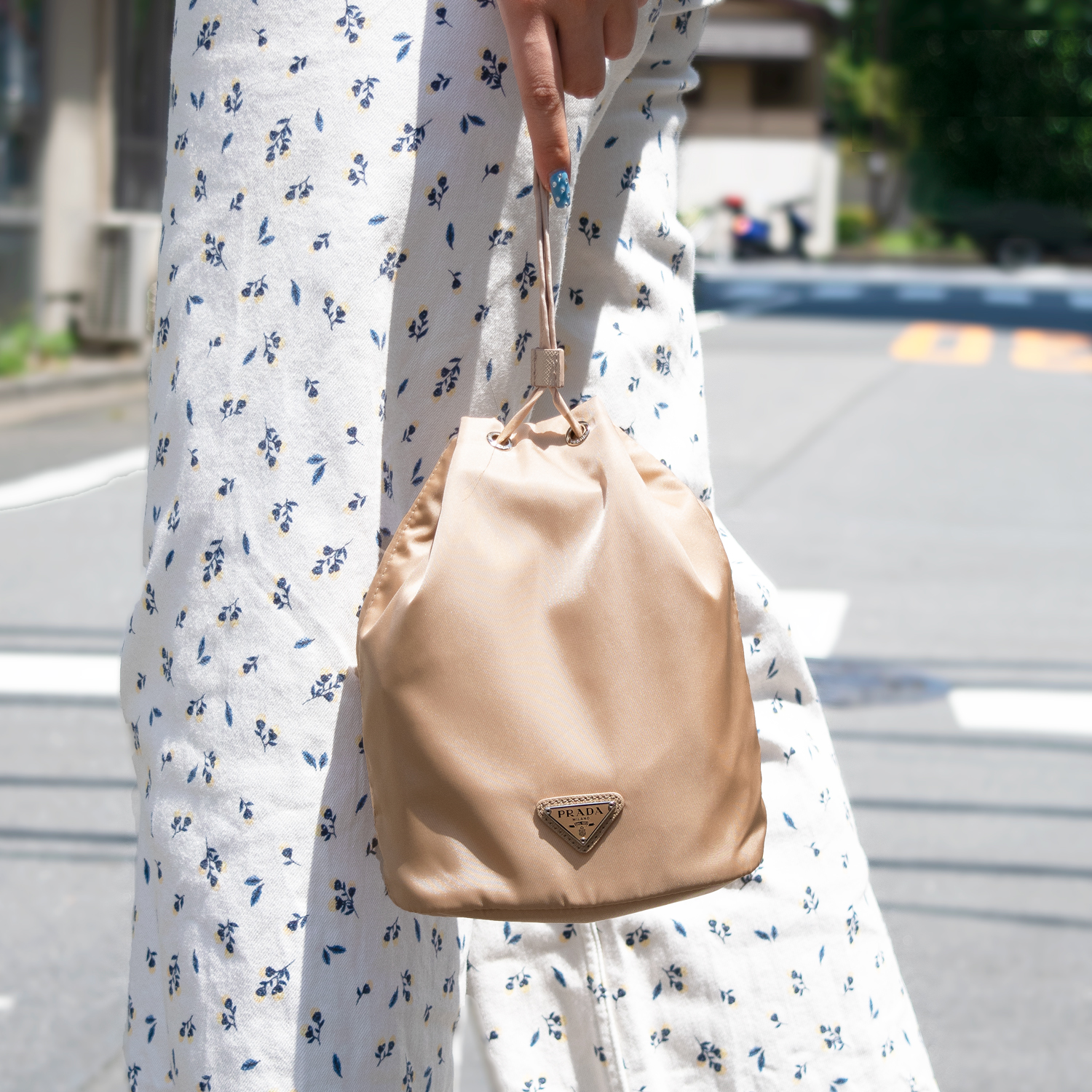 PRADA（プラダ） 巾着ポーチ コスメポーチ 化粧ポーチ レディース