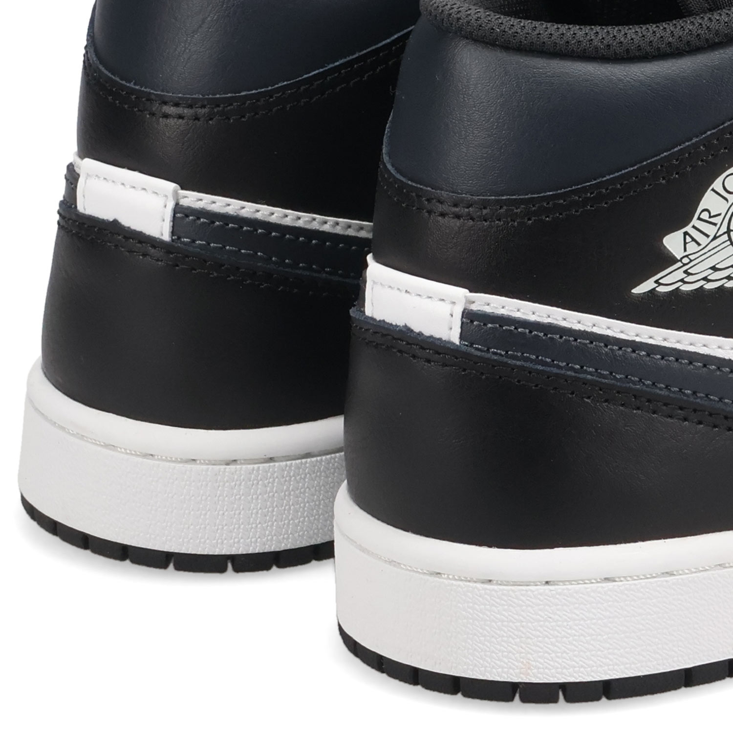 NIKE（ナイキ） エアジョーダン1 ミッド スニーカー メンズ AIR JORDAN