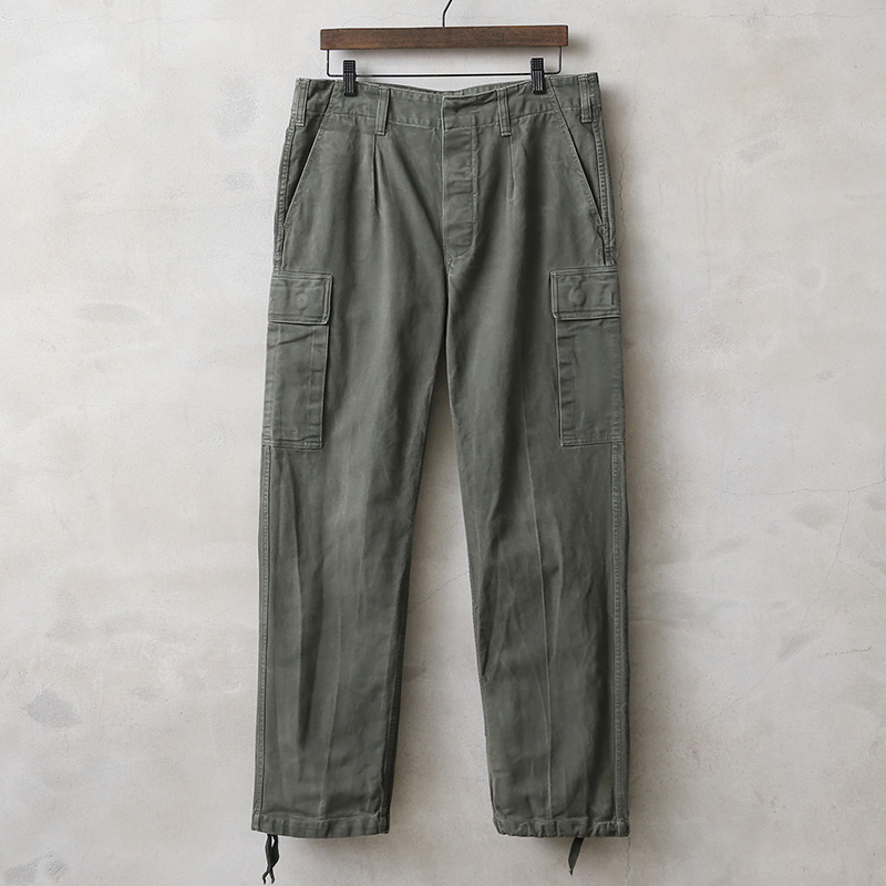 MILITARY（ミリタリー） 希少 実物 USED ドイツ軍 モールスキン カーゴ