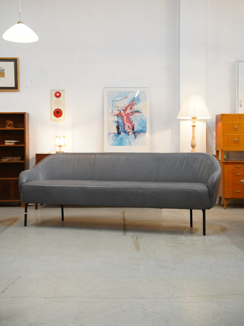 SHARK ATTACK アンティーク・ビンテージ ソファのページ