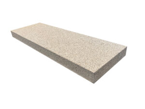 ベトナム錆 敷石のみぎり仕上げ | 石材問屋 渋谷石材株式会社 | 燈籠