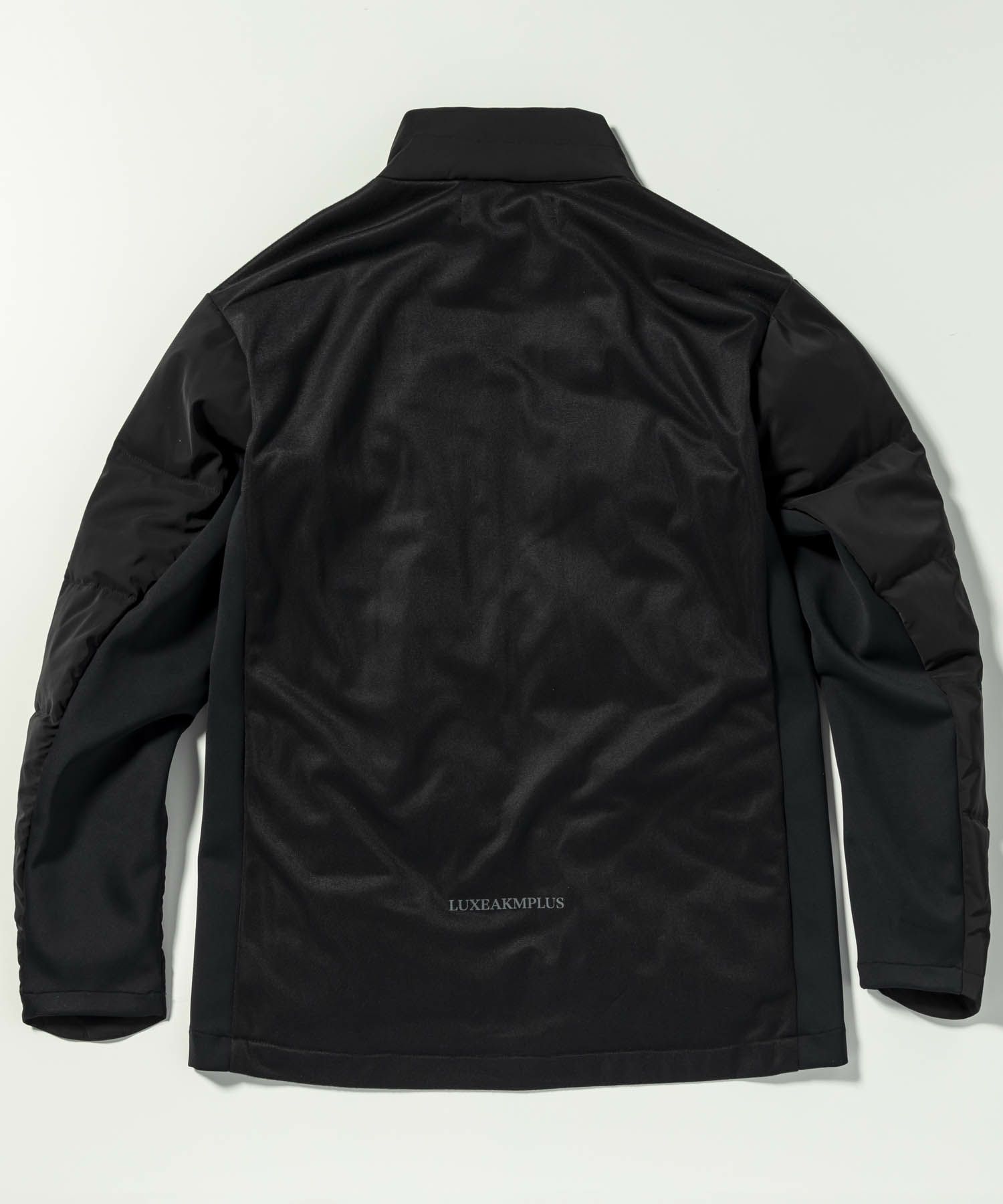 LUXEAKMPLUS(リュクスエイケイエムプラス)ゴルフ 袖ロゴフィット中綿