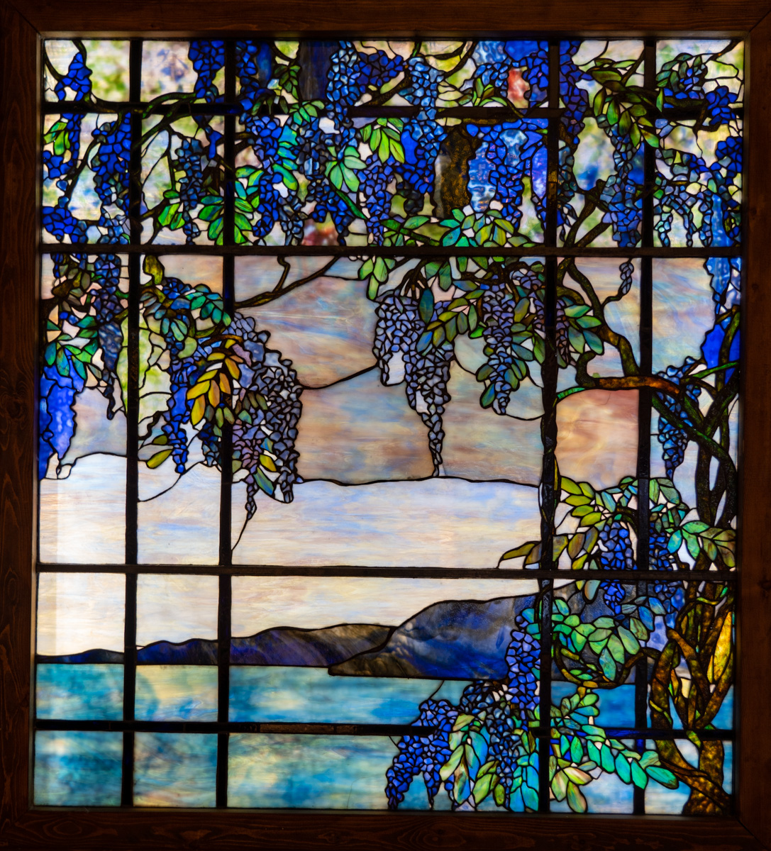 ルイス・C・ティファニーのステンドグラスから: 春秋堂日録