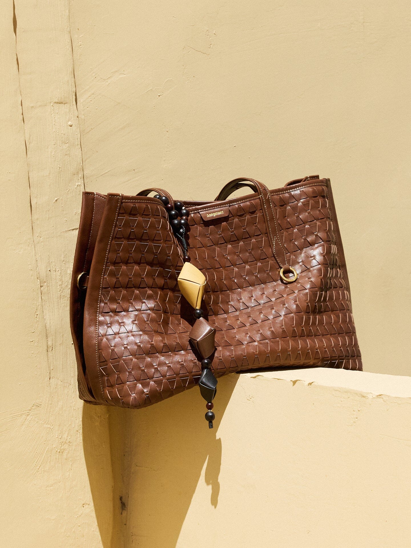 Medium Reset Tofu Bag | Luxurious Calf Leather Crossbody Bag