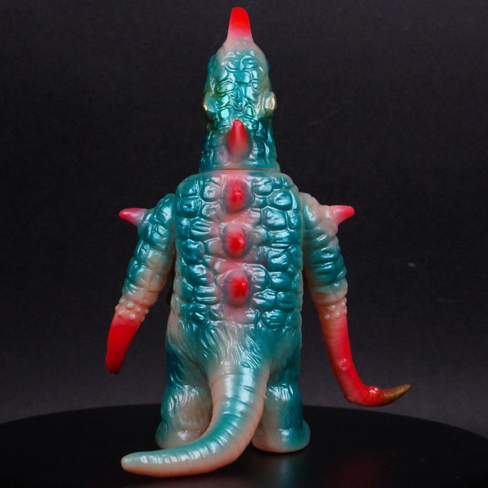 ブルマァクの幻の金型よりミドルサイズ「アストロモンス」が登場