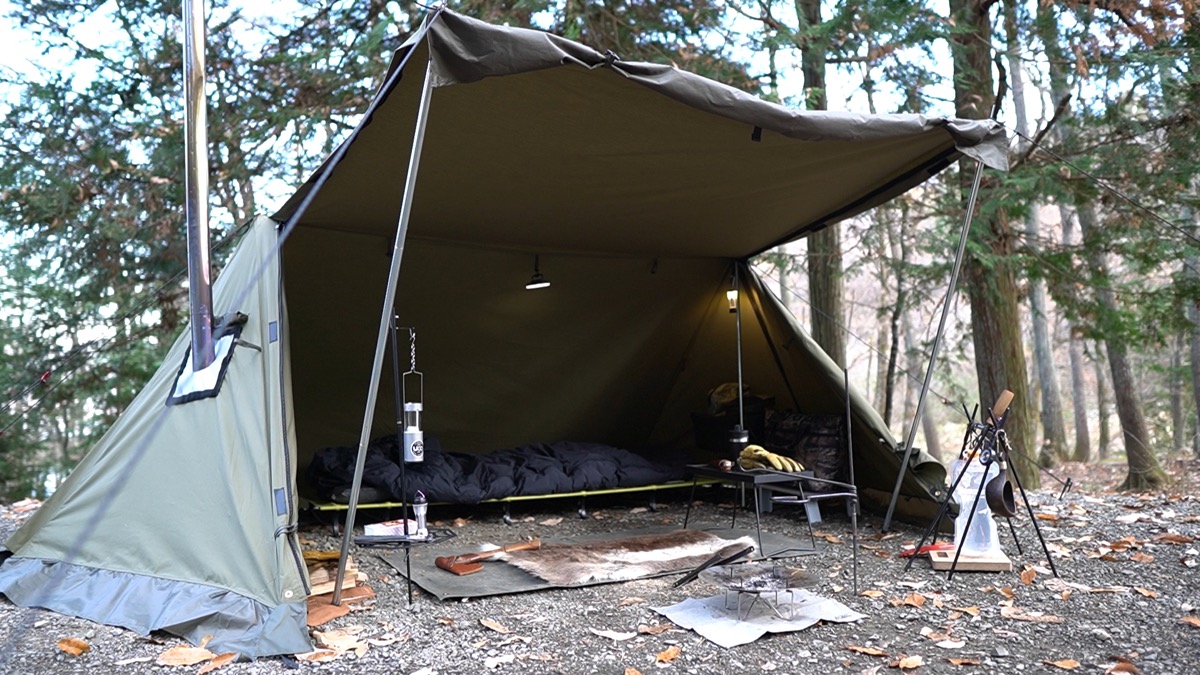 安価で購入できる、軍幕風テントの決定版！ 4シーズン対応のTC素材を