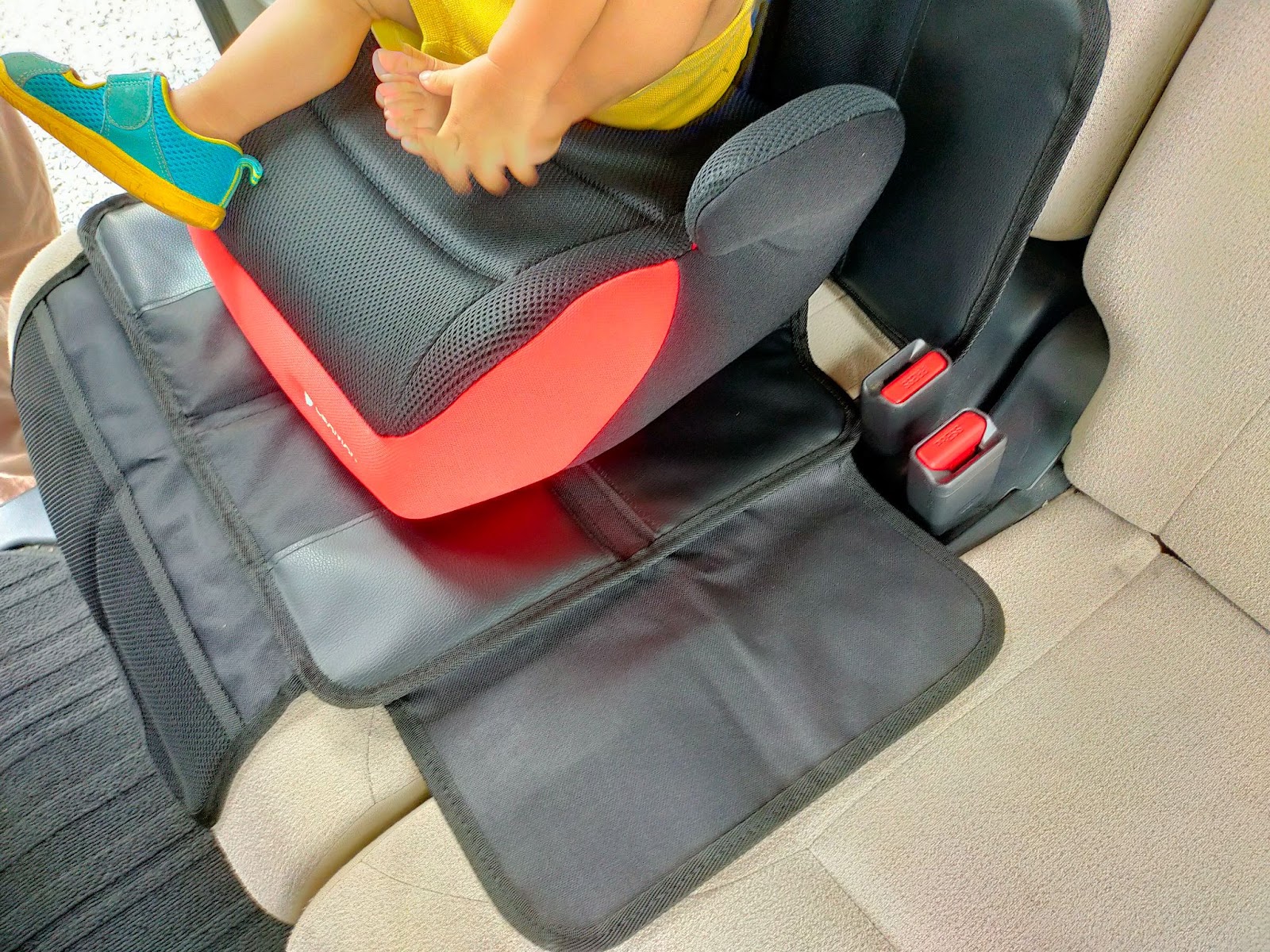 sororitoジュニアシート保護マット|sororito（ソロリト・ジャパン）