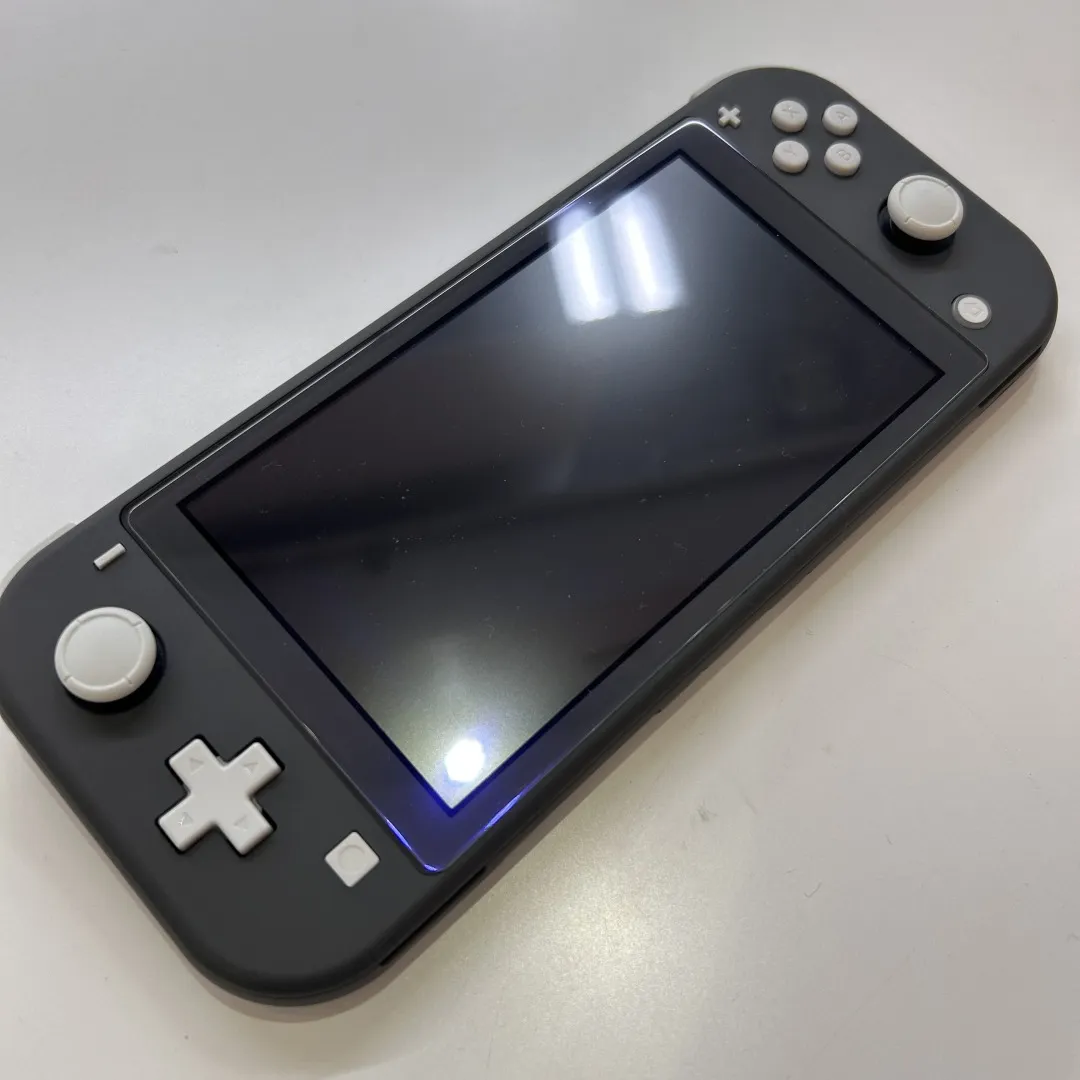液晶全体に縦線が入ったSwitch Liteを即日修理で復旧 | お近くのiPhone