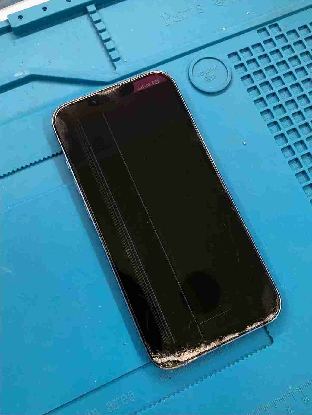 修理事例】iPhone 13 画面真っ暗も30分で復活！昭島・立川で即日修理